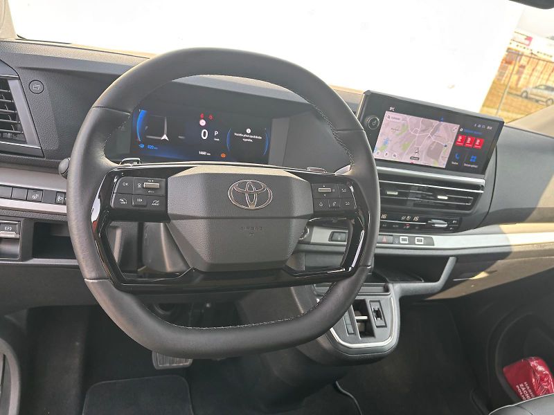 Toyota ProAce Verso 2.0 D-4D L2 VIP Webasto AT - fotka 15 z 28