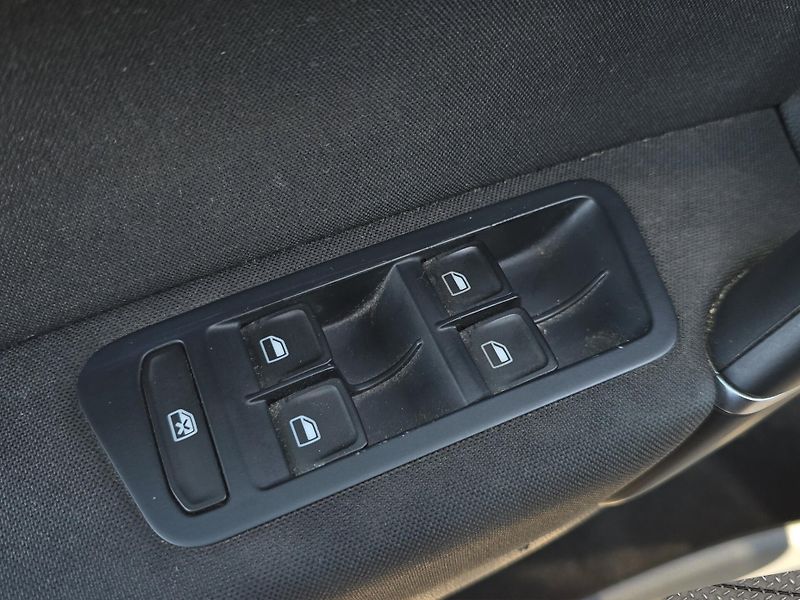 Volkswagen Golf Sportsvan (2014) 1.4 TSi 92kw, Aut. klima, Vyhř - fotka 12 z 23