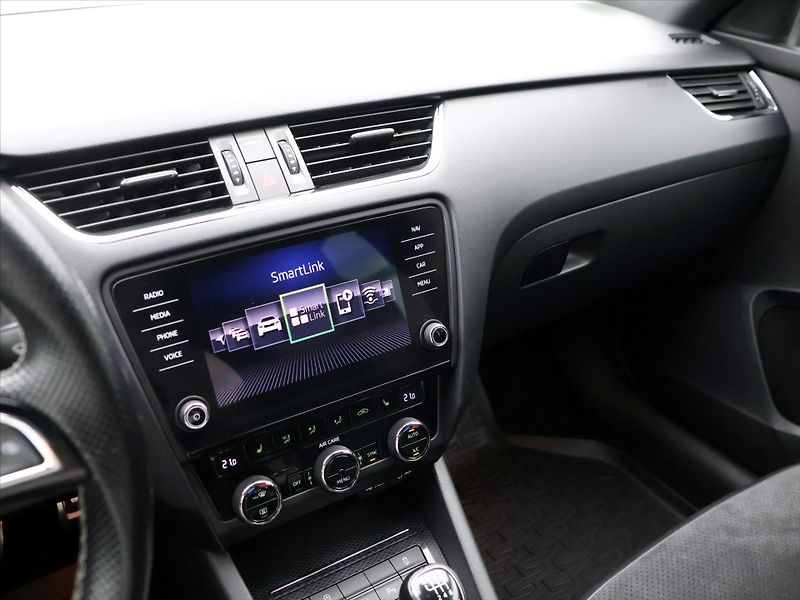 Škoda Octavia 2.0 TDI RS Challenge Matrix - fotka 24 z 39