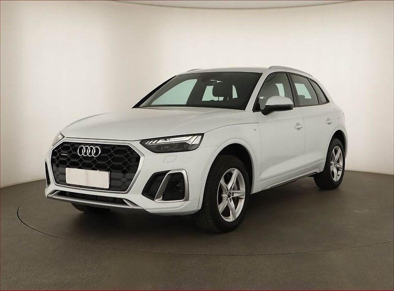 Audi Q5 (2024) 50 TFSI e - fotka 2 z 20