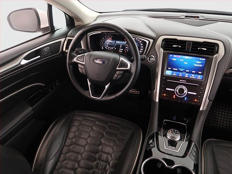 Ford Mondeo (2020) Vignale 2.0 EcoBlue, 4X4 - fotka 7 z 21