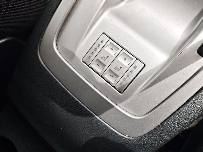Ford Galaxy (2006) 2,0 TDCi 103 Kw Ghia 7 míst - fotka 21 z 29