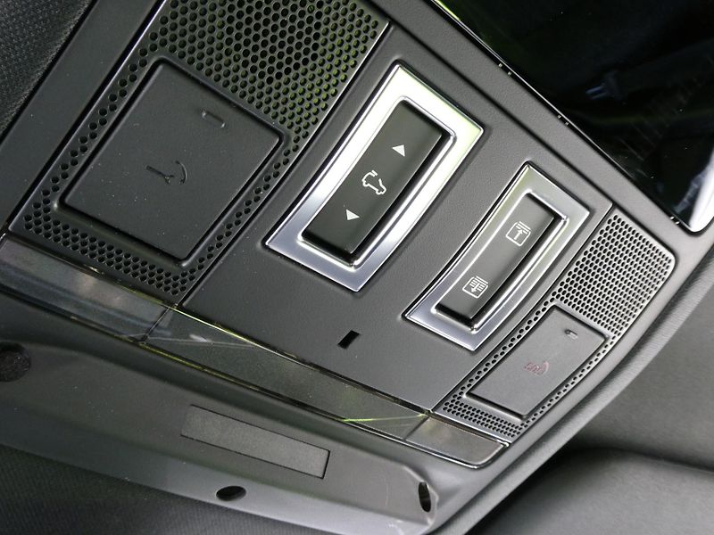 Land Rover Defender (2026) 110 3,0 X-Dynamic SE D250 - fotka 27 z 31