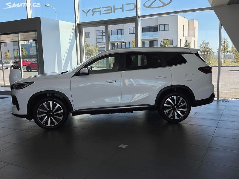 Chery Tiggo 8 PHEV (2025) UNIQUE 1,5 TGDI 7míst Panorama - fotka 4 z 16