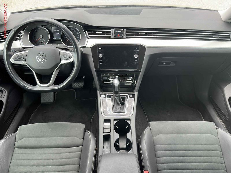 Volkswagen Passat (2021) 2.0TDi, ČR, Elegance, DSG - fotka 8 z 20
