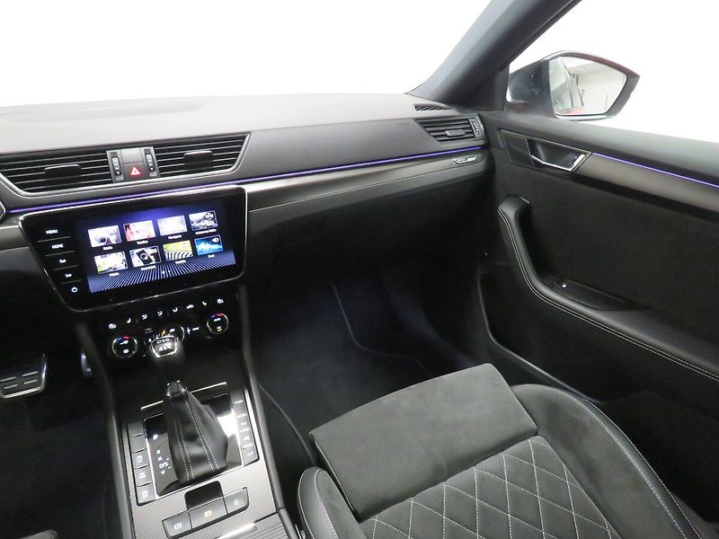 Škoda Superb - fotka 15 z 25