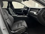 Volvo XC60 B5 AWD PLUS DARK AUT REZERVACE - náhled 19
