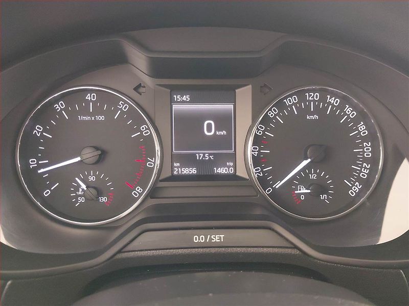 Škoda Octavia (2014) Elegance 1.4 TSI, Tempomat - fotka 11 z 19