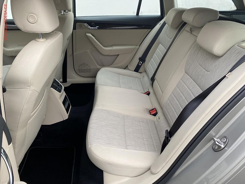 Škoda Octavia (2014) 1.4 TSi, Elegance, DSG, panor - fotka 10 z 18
