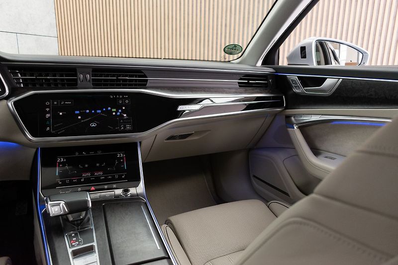 Audi A6 45TFSI 4x4*DESIGN*DPH*ČR 1.MAJ - fotka 9 z 47