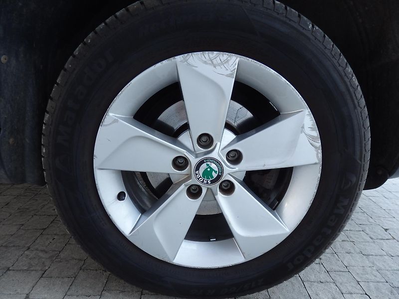 Škoda Yeti 1.2 TSI 77 kW KLIMA, ESP - fotka 14 z 16