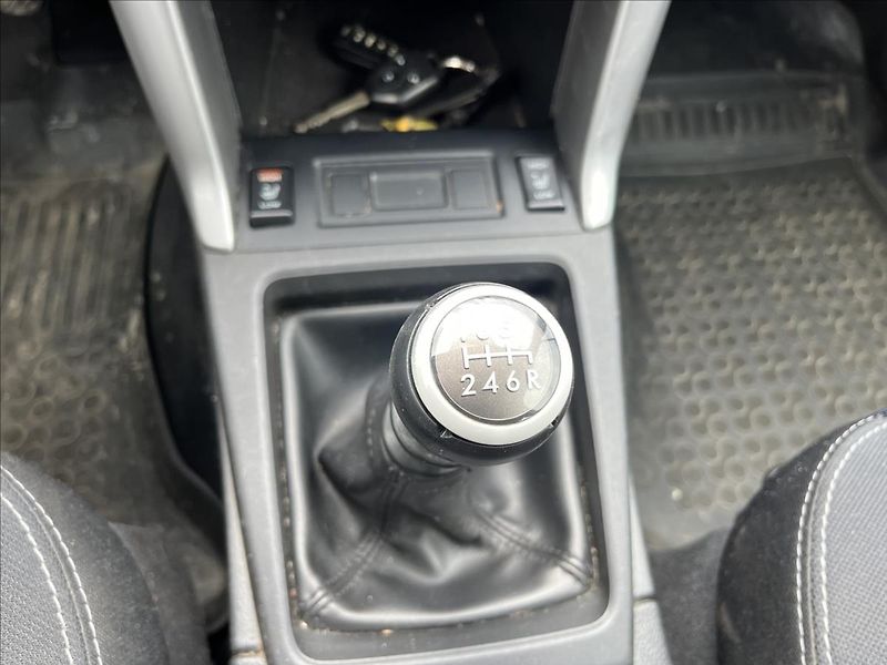 Subaru Forester 2,0 D-L 108KW 4x4 TZ ČR SERVIS - fotka 22 z 41