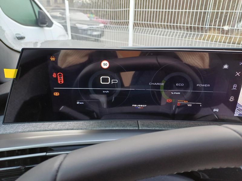 Peugeot 5008 (2026) BUSINESS Hybrid 145 e-DCS6 - fotka 26 z 29