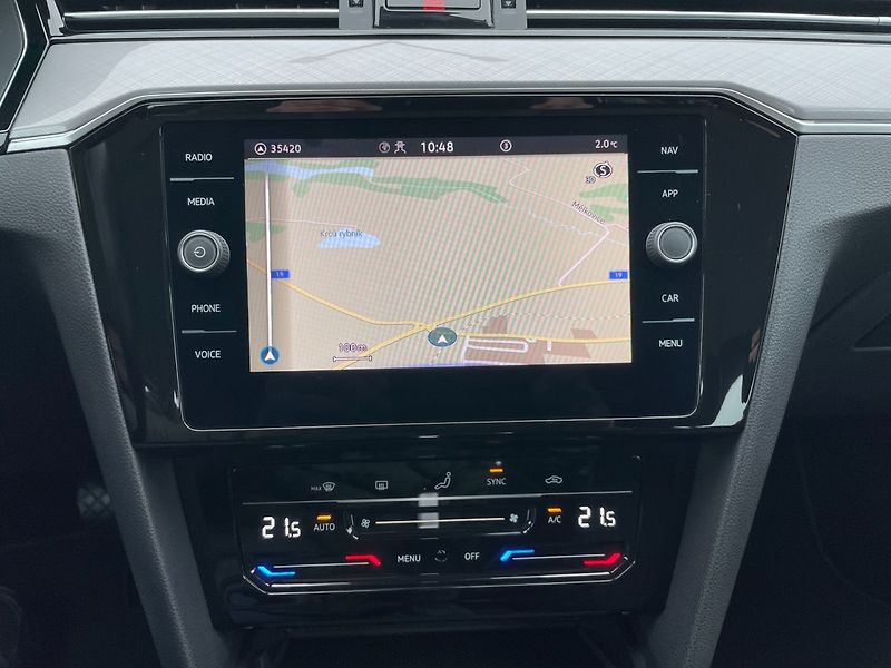 Volkswagen Passat (2021) Com. Style Business DSG! Navi! - fotka 16 z 40