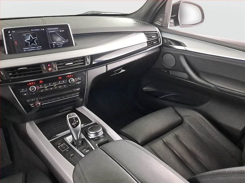 BMW X5 (2016) xDrive30d - fotka 8 z 24