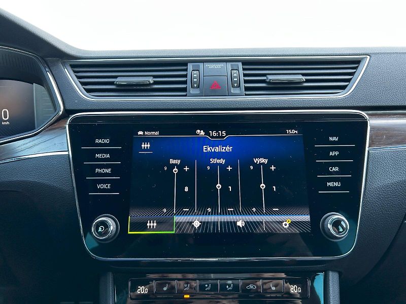 Škoda Superb (2021) Combi 2.0 TDI 147kW 4x4 DSG Sc - fotka 13 z 35