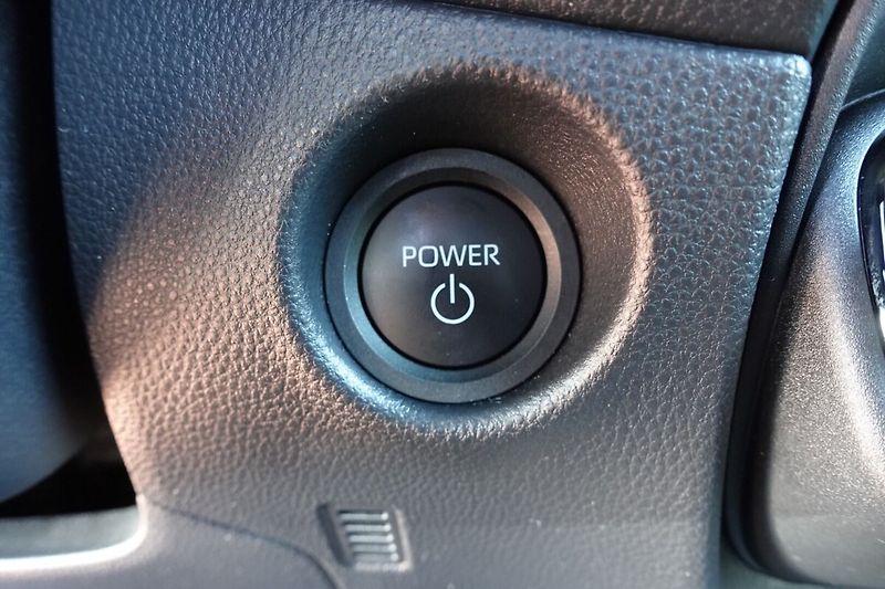 Toyota Aygo 1,5 HEV GR SPORT - fotka 24 z 33