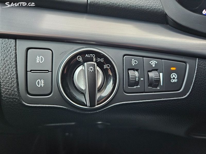 Hyundai i40 100kW VÝHŘEV KAMER DPH - fotka 24 z 44