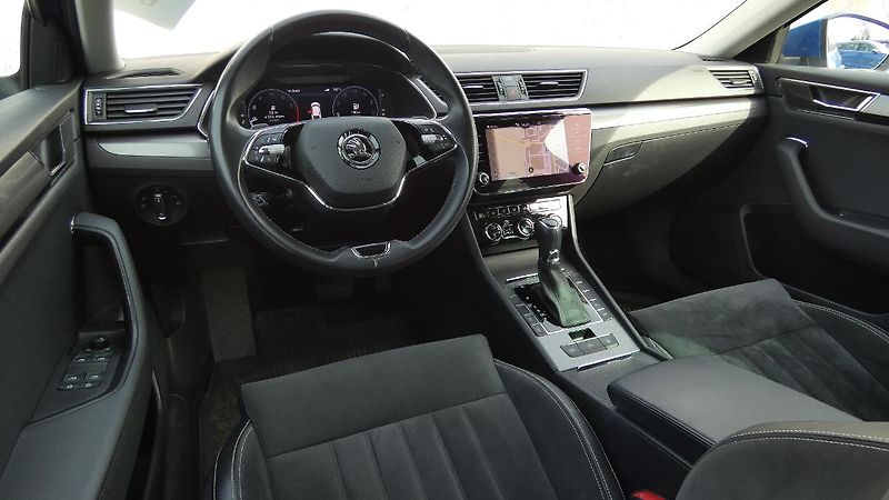 Škoda Superb Combi 1.5 TSI DSG Style - fotka 5 z 27