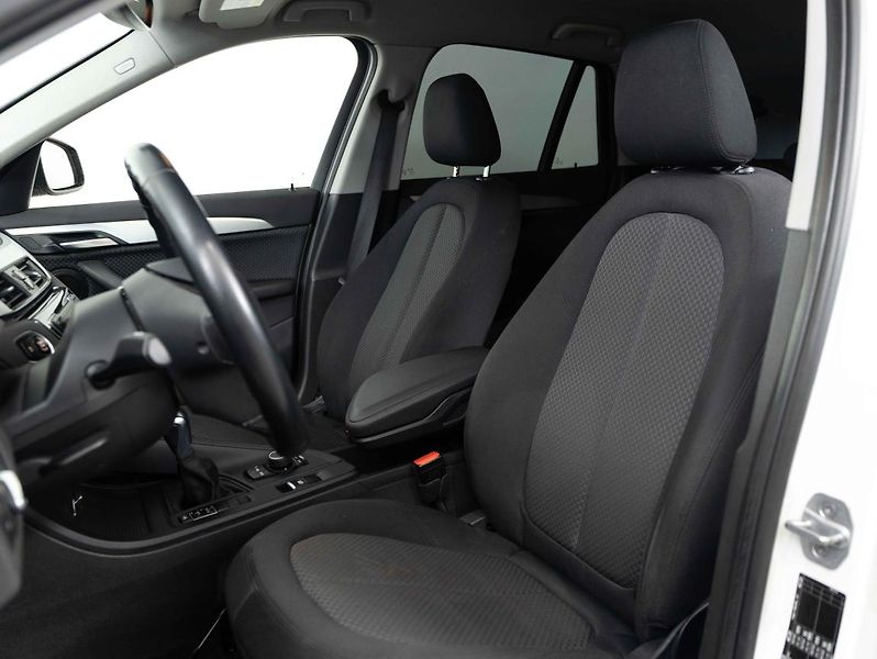 BMW X1 sDrive 18i - fotka 19 z 22