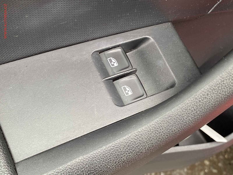 Škoda Rapid (2016) 1.2 TSi, 2.maj,ČR, STK5/28 - fotka 11 z 16