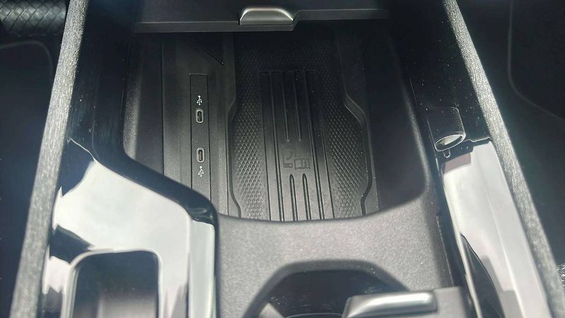 Škoda Superb Combi Selection 2,0TDI 110kW D - fotka 17 z 31