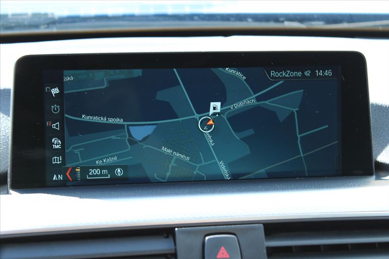 BMW Řada 3 320d xDrive 140kW M PAKET ČR - fotka 21 z 29