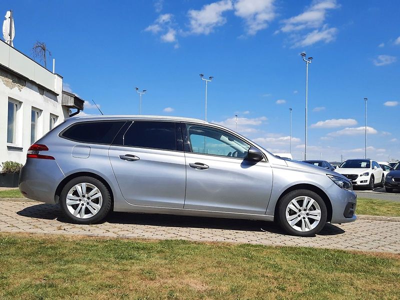 Peugeot 308 SW ACTIVE 1,5 BHDi EAT8 - fotka 9 z 25