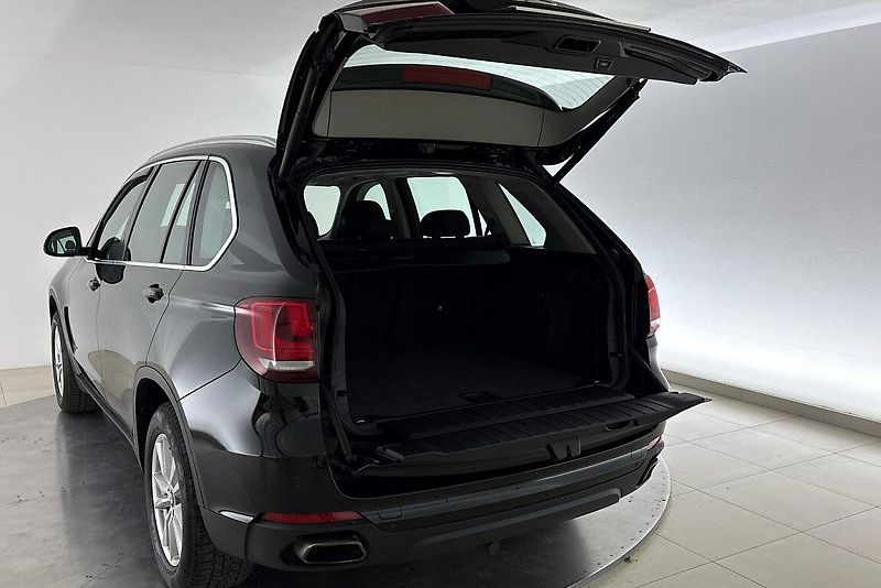 BMW X5 xDrive 35i - fotka 25 z 26