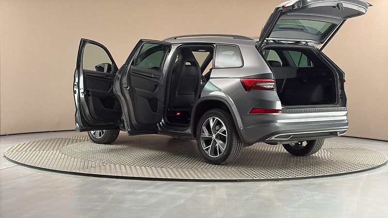 Škoda Kodiaq 2.0 TDI DSG 4x4 Sportline Excl - fotka 7 z 32