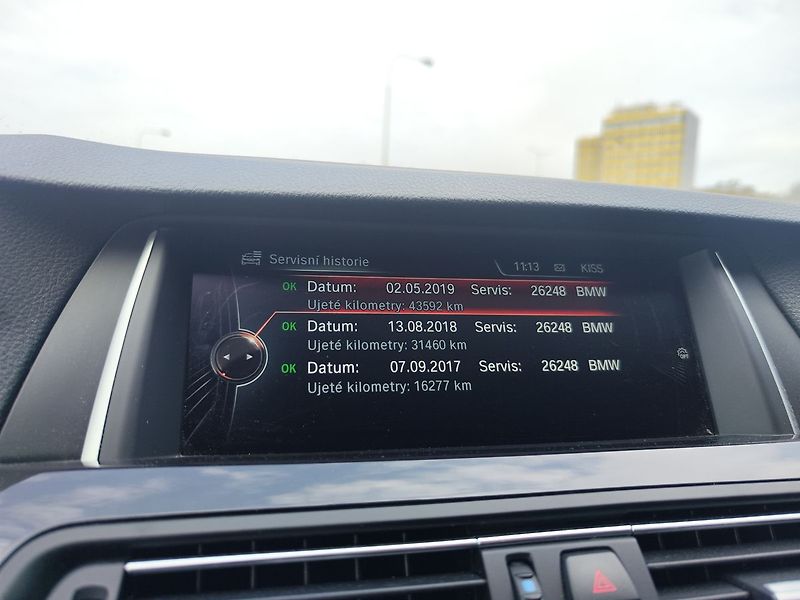 BMW Řada 5 520d/140kW xDrive 8AT - fotka 20 z 32