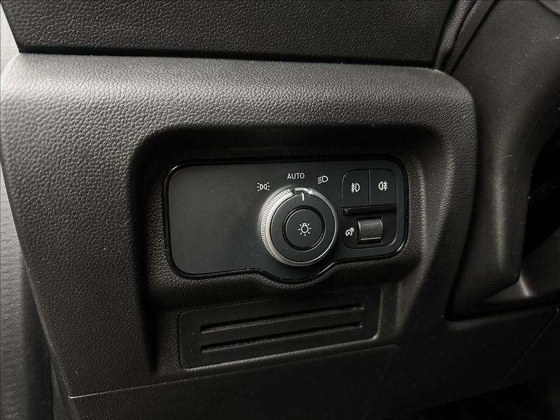 Mercedes-Benz Citan 1,5 TOURER DPH NAV LED 1MAJ ČR - fotka 8 z 38