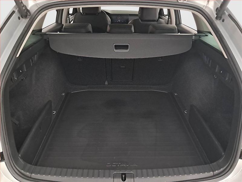 Škoda Octavia (2023) Style 1.5 TSI - fotka 14 z 25