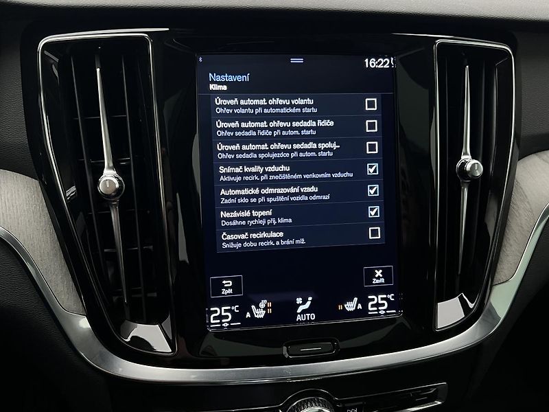 Volvo V60 T6 AWD RECHARGE INSCRIPTION  - fotka 32 z 43