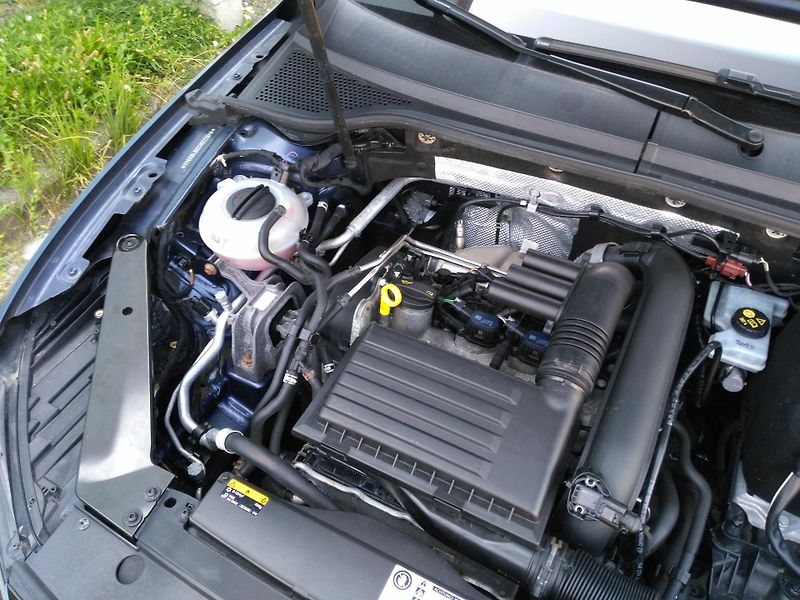 Volkswagen Passat 1,4 TSI  /110 kW/  - fotka 34 z 45