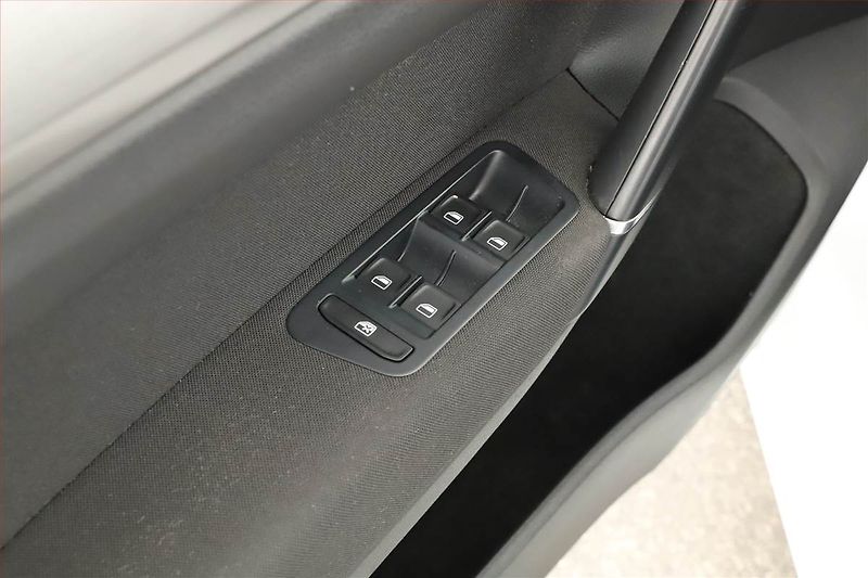 Volkswagen Golf Sportsvan (2014) 1.2 TSI, Tempomat - fotka 9 z 13