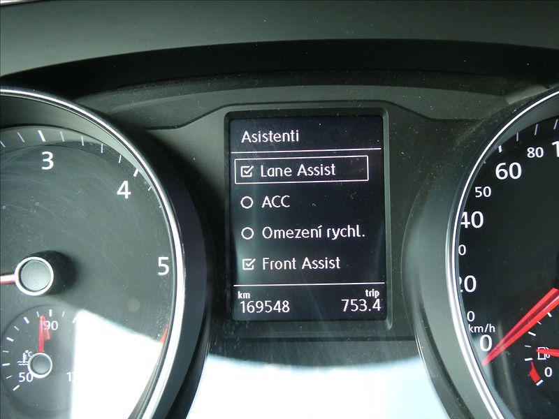 Volkswagen Passat 2,0 TDi DSG FULL LED BUSINESS - fotka 34 z 41