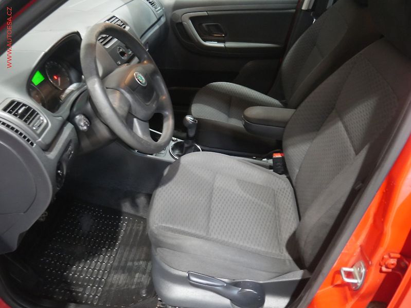 Škoda Fabia (2012) 1.2TSi, ČR, Ambition - fotka 9 z 16