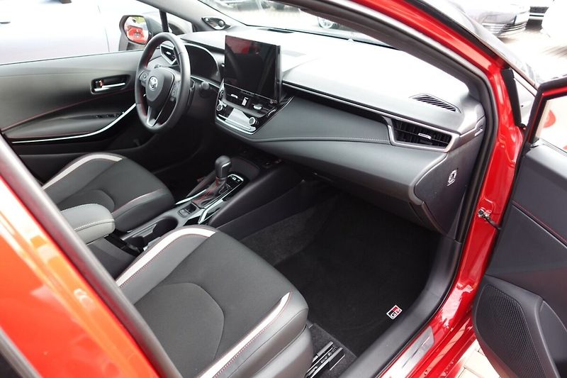 Toyota Corolla 2,0 HEV GR SPORT JBL - fotka 12 z 33