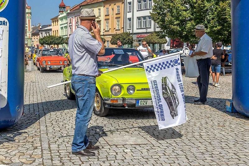 Sraz veteránů Škoda 110R v Uničově