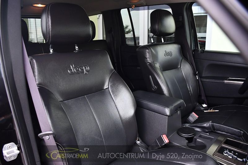 Jeep Cherokee 2.8CRD LIMITED TAŽNÉ - fotka 17 z 44
