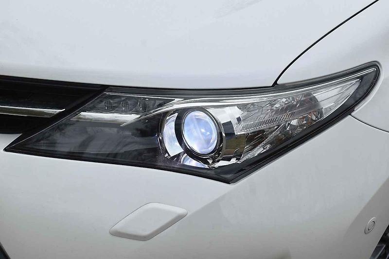 Toyota Auris hybrid je dlouhověká ojetina s nízkou spotřebou