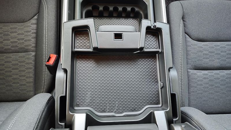 Dodge RAM (2026) 1500, 5.7 V8  Bighorn MY26 - fotka 41 z 50