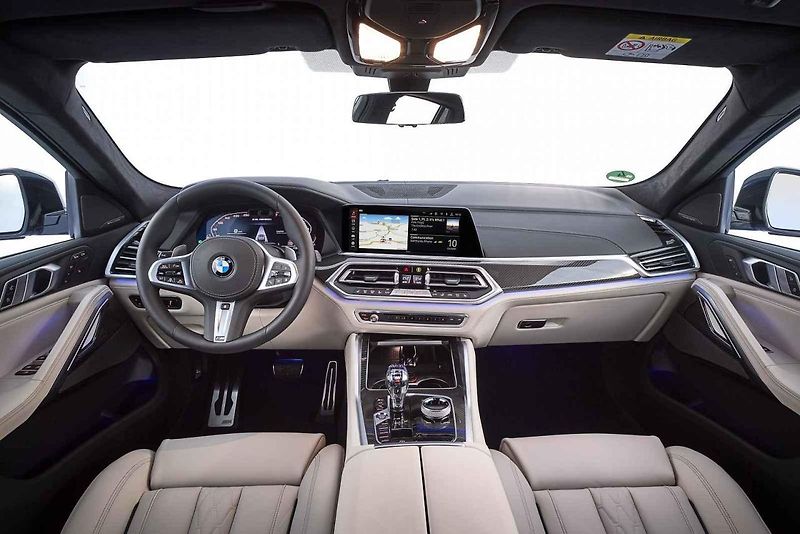 BMW X6 M50i