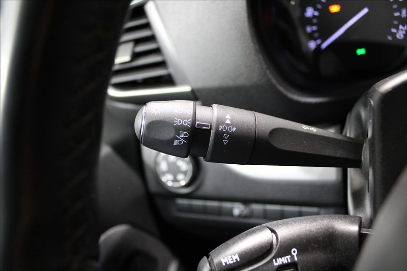 Peugeot Expert 2,0 HDI 6-MÍST L3 145k MAN 6 - fotka 15 z 31