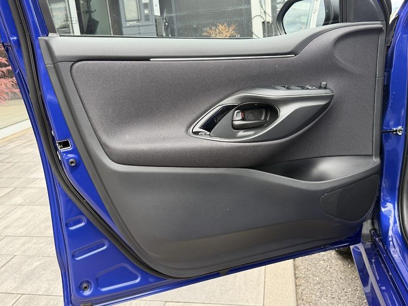 Toyota Yaris 1.5 TNGA HEV 116 - 4x2 - 1 CVT - fotka 11 z 24