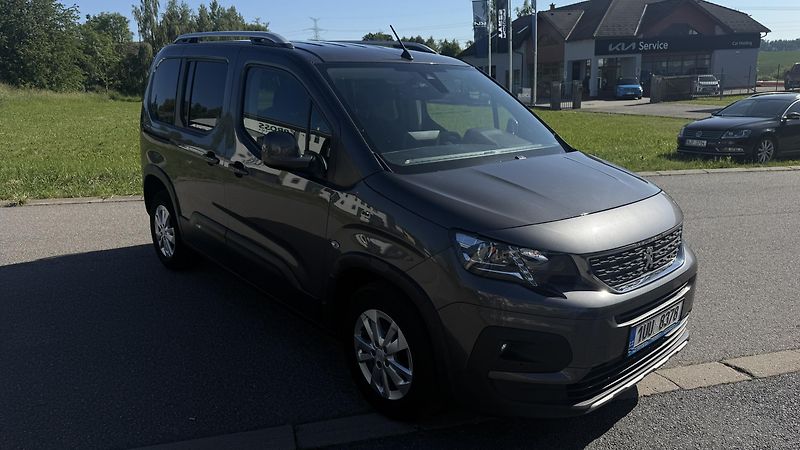 Peugeot Rifter (2021) 1.2i 96KW AUTOMAT 7 MÍST 80 KM - fotka 4 z 25