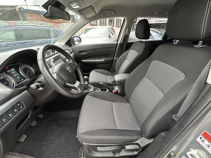 Suzuki Vitara (2022) 1.4 i 95 KW hybrid  - fotka 13 z 28