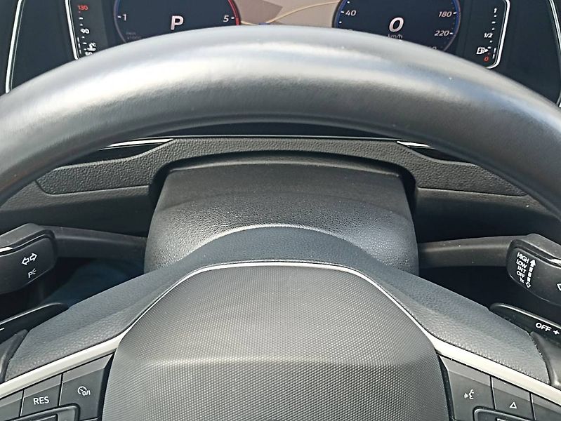 Volkswagen Passat (2023) 2.0 TDI 4x4 147kW Webasto Tažn - fotka 30 z 35