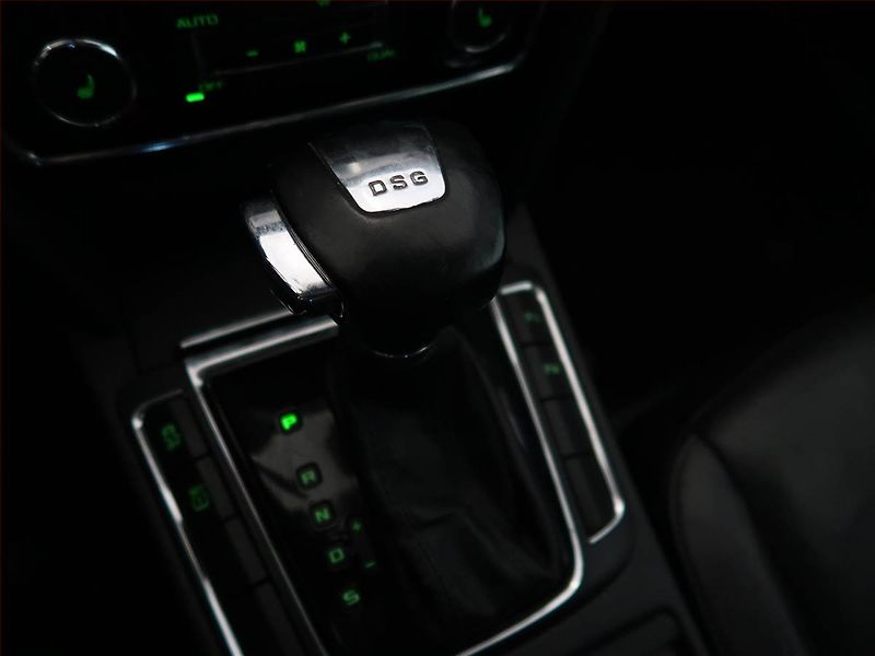 Škoda Superb (2012) 2.0 TDI, Automat, Navi, Xenony - fotka 12 z 15